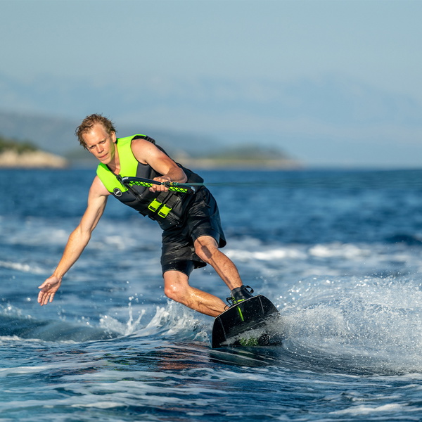 2026 Jobe Vanity Wakeboard 272524002 - Black / Green